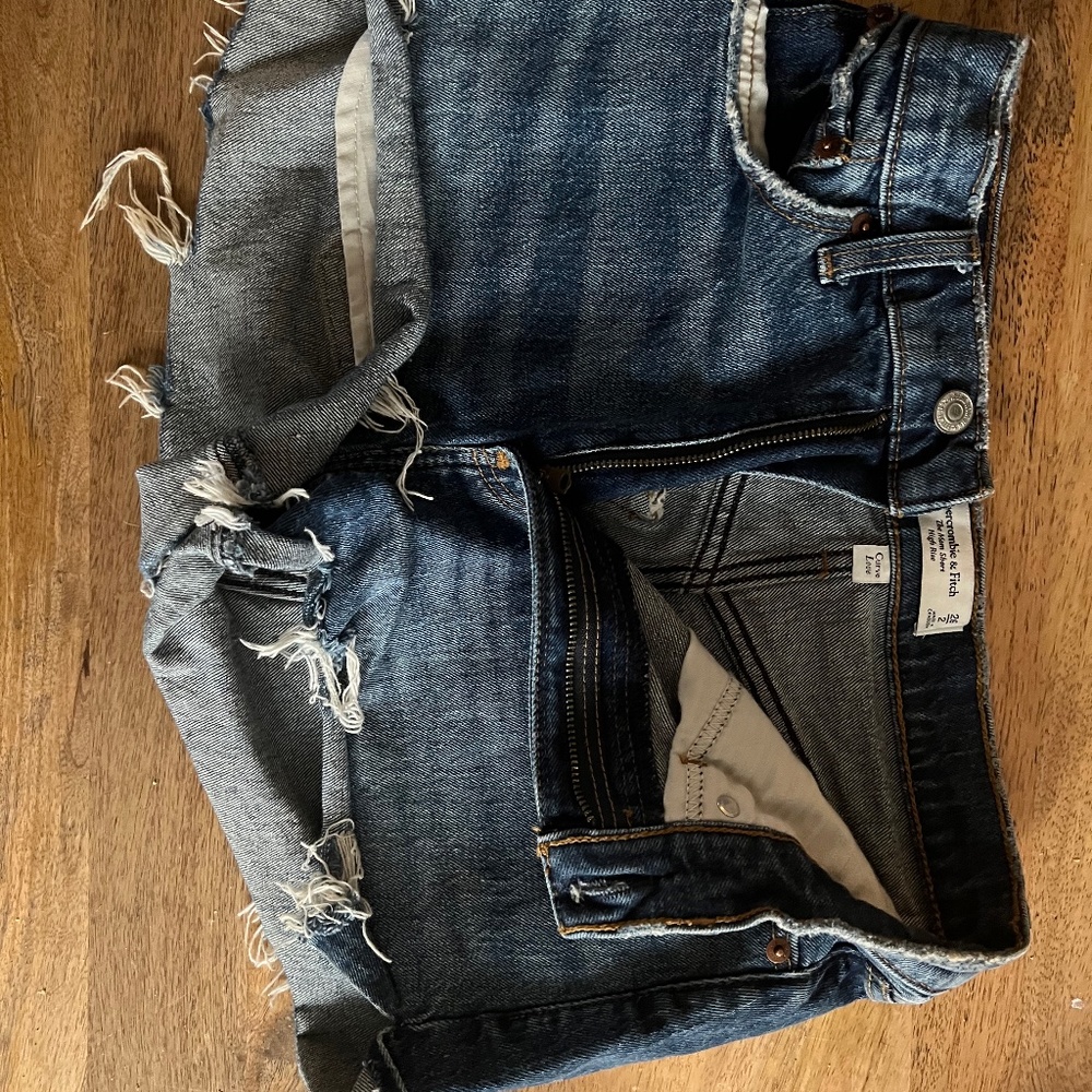 Abercrombie and fitch mom short curve love size 26